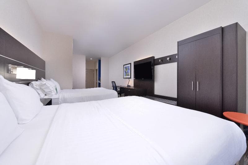 Holiday Inn Express Mystic 4