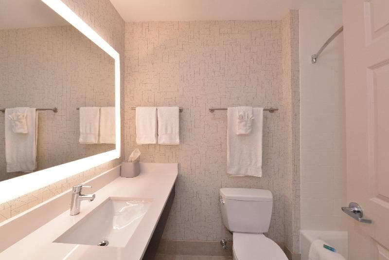 Holiday Inn Express Mystic 5