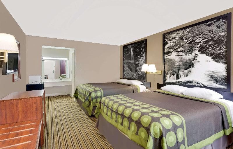 Super 8 by Wyndham Athens 3