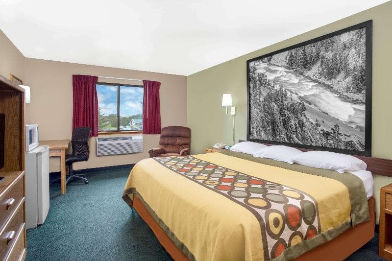 Super 8 By Wyndham Antigo 2