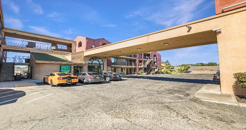 Budget Inn And Suites photo 1