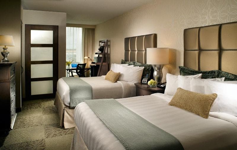 Crowne Plaza Charleston Airport 3