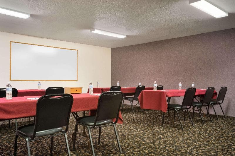 Travelodge by Wyndham Cheyenne photo 1