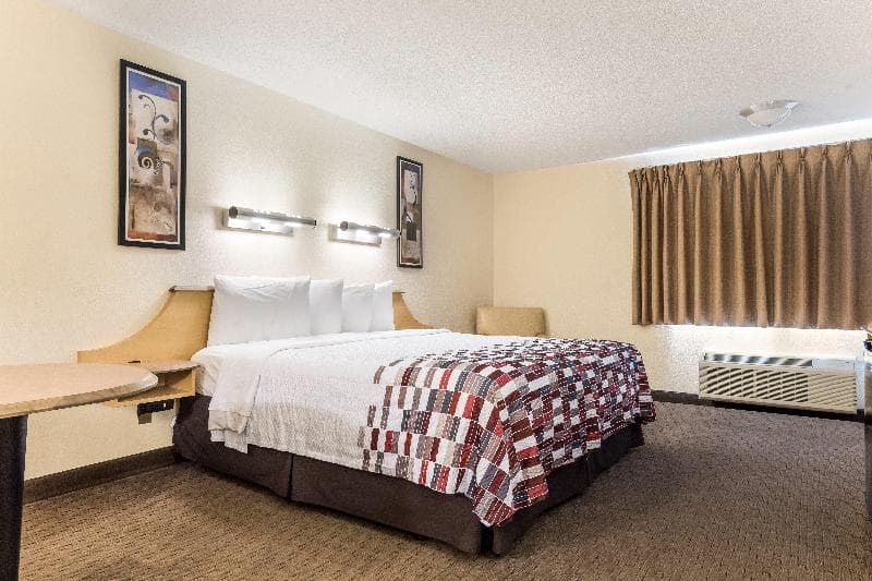Red Roof Inn Cleveland Airport-Middleburg Heights 3