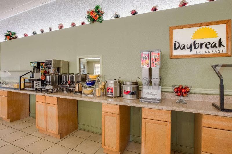 Days Inn by Wyndham Asheville West 2