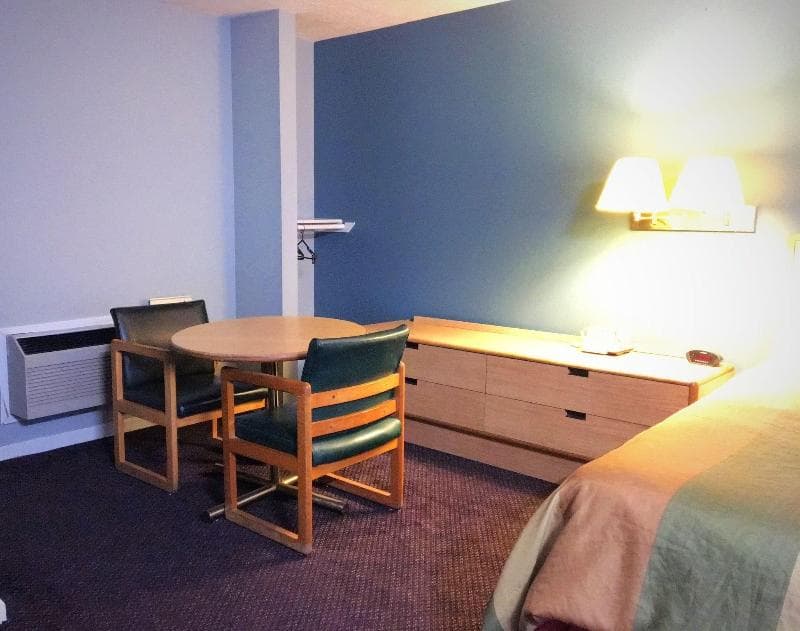 Overton Motel 4