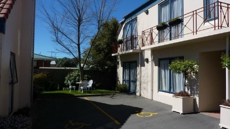 Asure Bush Inn Court Motel photo 1