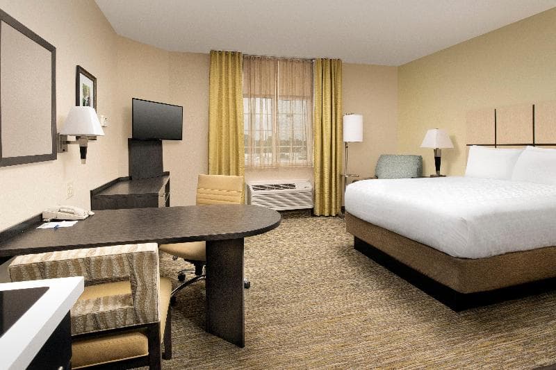 Candlewood Suites Charleston - Northwoods 5