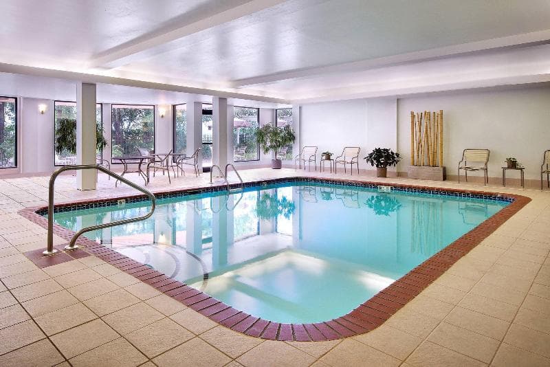 Courtyard By Marriott Asheville 3