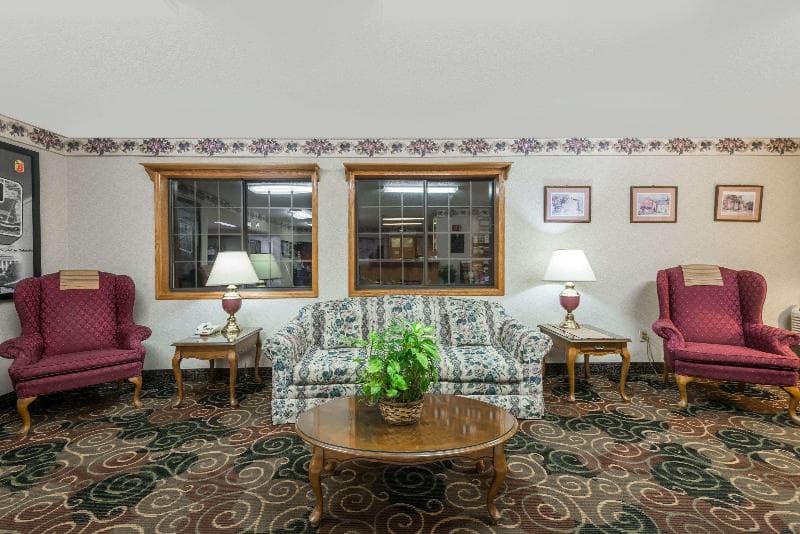 Super 8 by Wyndham Coshocton Roscoe Village 4