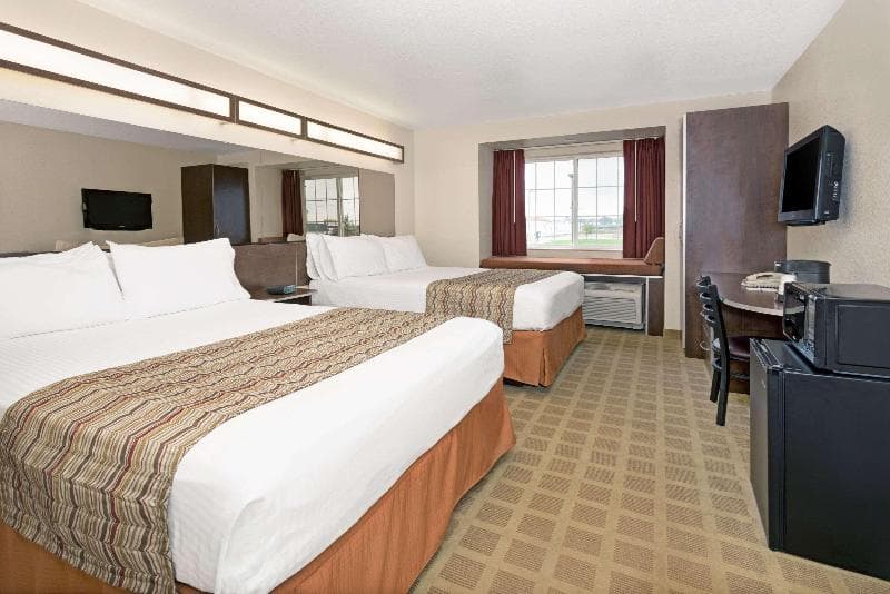 Microtel Inn & Suites by Wyndham Cheyenne 2