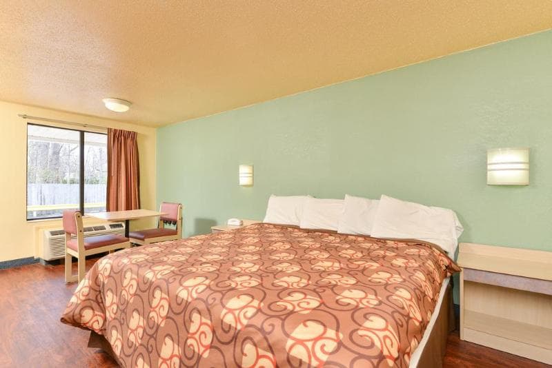 Americas Best Value Inn - Mentor 5