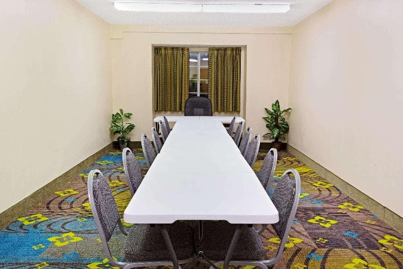 Microtel Inn & Suites By Wyndham Statesville 5