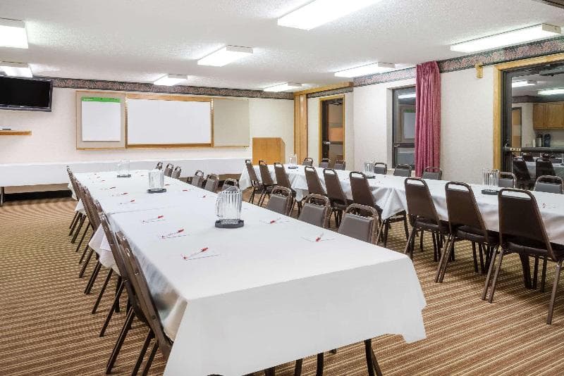 Ramada Limited Strasburg Dover 2