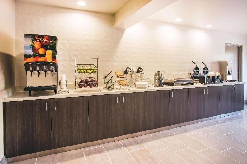 La Quinta Inn Cincinnati Northeast main