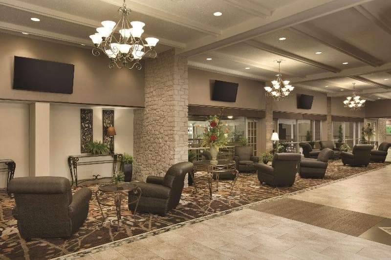 Radisson Hotel Louisville North 4
