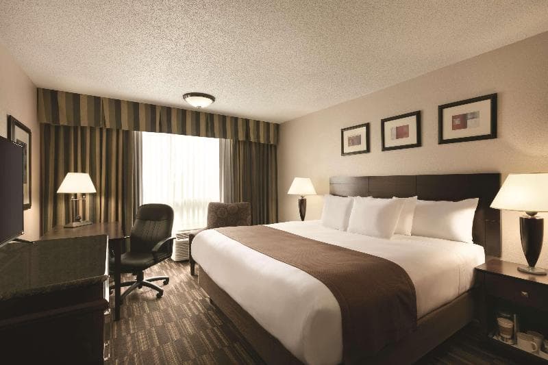 Radisson Hotel Louisville North 3