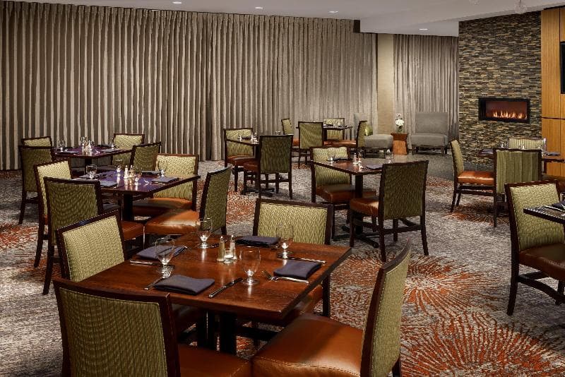 Holiday Inn Charlotte University 3