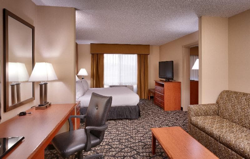 Holiday Inn Express Hotel & Suites Grand Junction 2