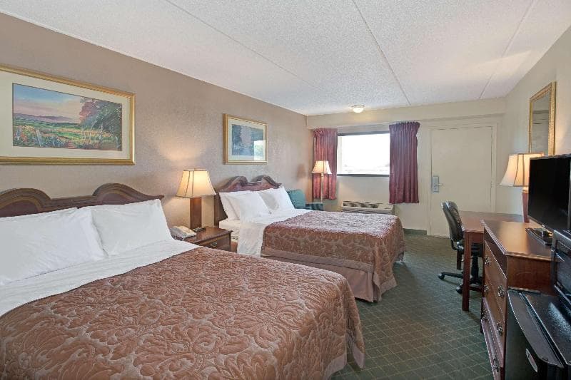 Super 8 By Wyndham Shelby photo 1