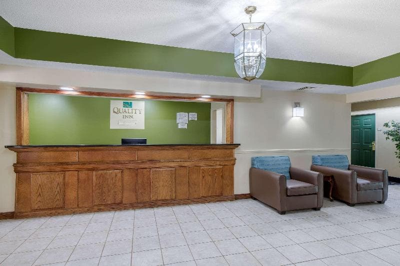 Quality Inn 5
