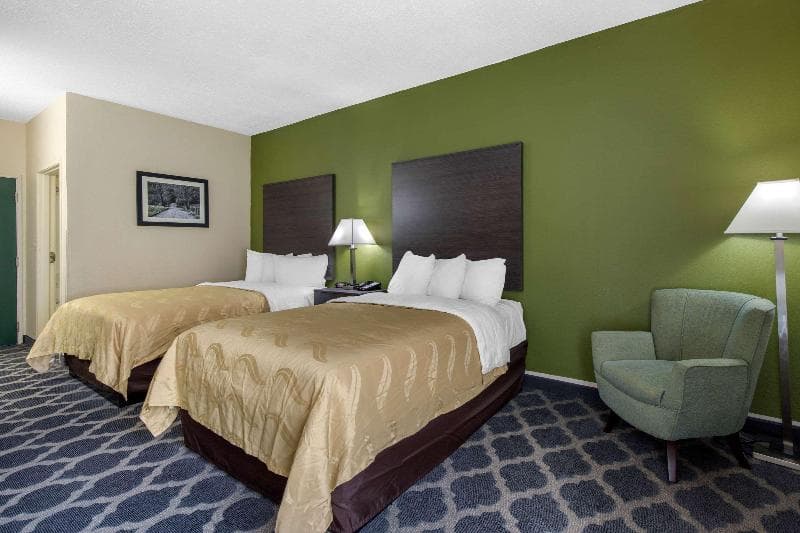 Quality Inn 4