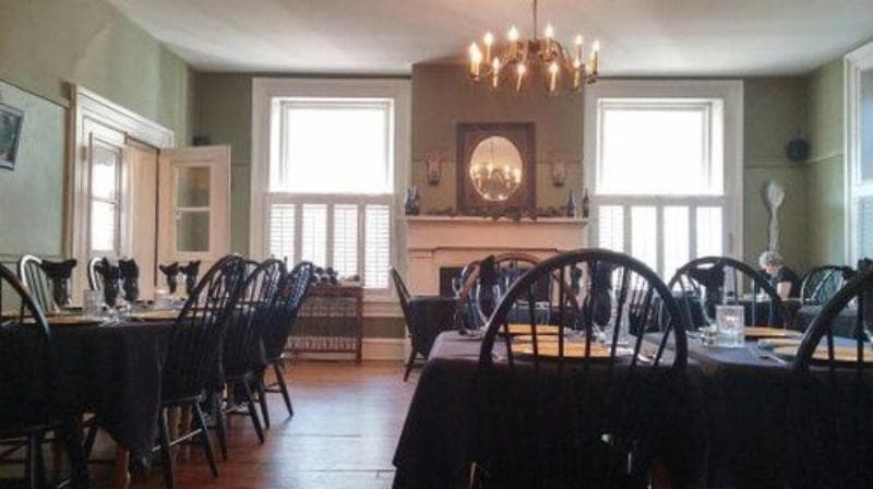 Lafayette Inn 4