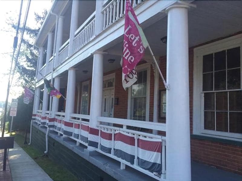 Lafayette Inn 5