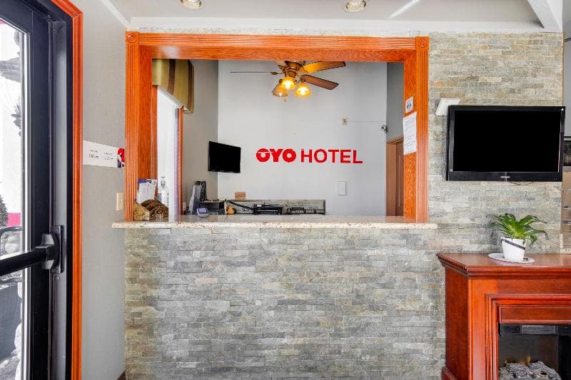 OYO Hotel Castle Rock CO Downtown 2
