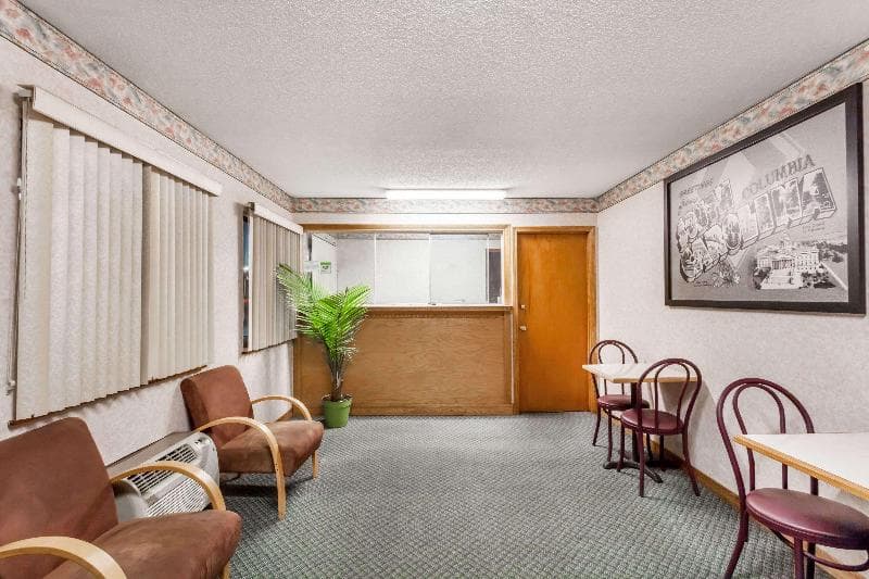 Super 8 By Wyndham Columbia/Ft. Jackson 3