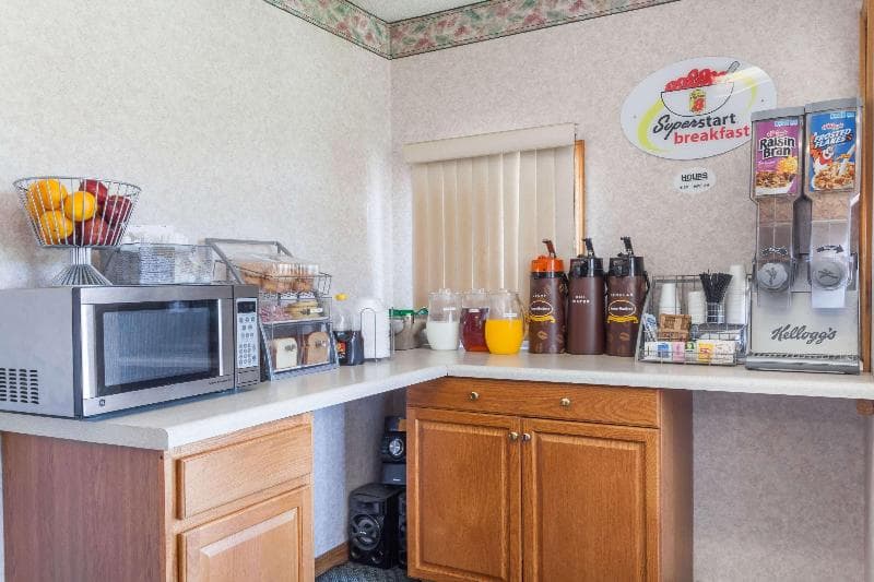 Super 8 By Wyndham Columbia/Ft. Jackson photo 1