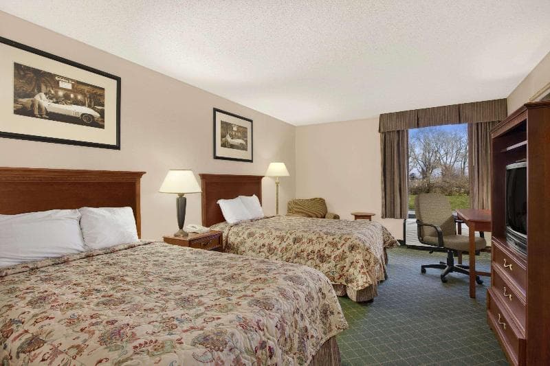 Days Inn by Wyndham Columbus Airport 5
