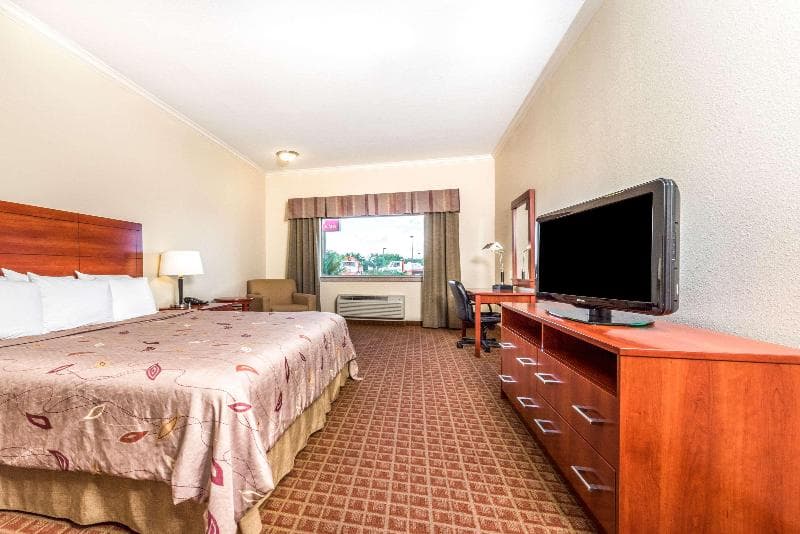 Ramada by Wyndham College Station photo 1