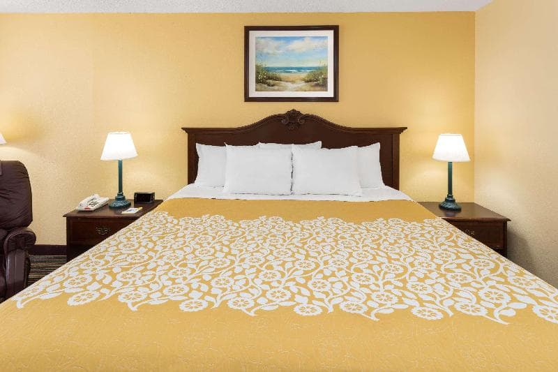 Days Inn by Wyndham Mt Pleasant-Charleston-Patriots Point 2