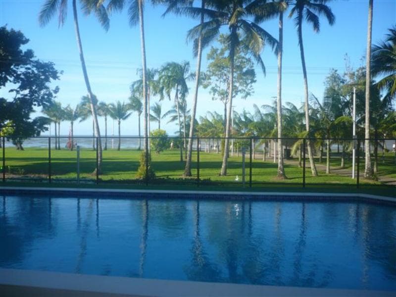 Coral Towers Holiday Suites main