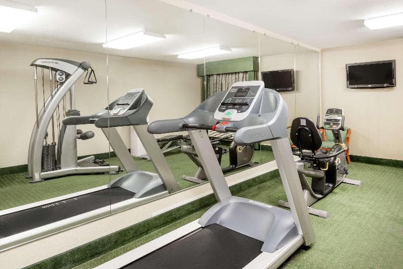 Ramada by Wyndham Columbia 3