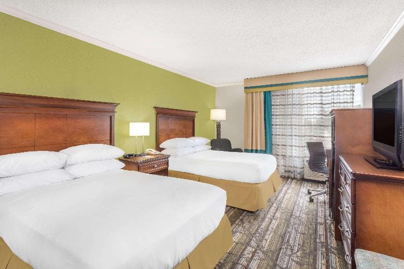 Wyndham Garden Summerville 5