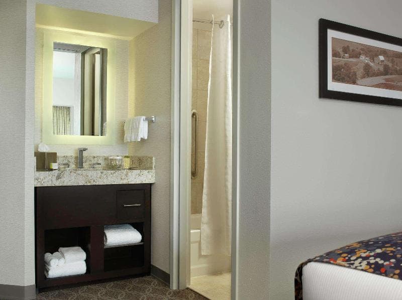 DoubleTree by Hilton Cedar Rapids Convention Complex 4