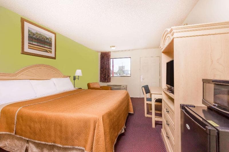 Travelodge by Wyndham Cordele 5