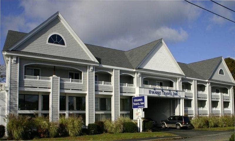 Hyannis Travel Inn photo 1