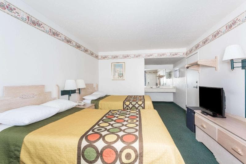 Super 8 By Wyndham Cottonwood 2