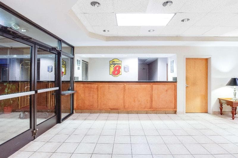 Super 8 By Wyndham Crossville Tn 4