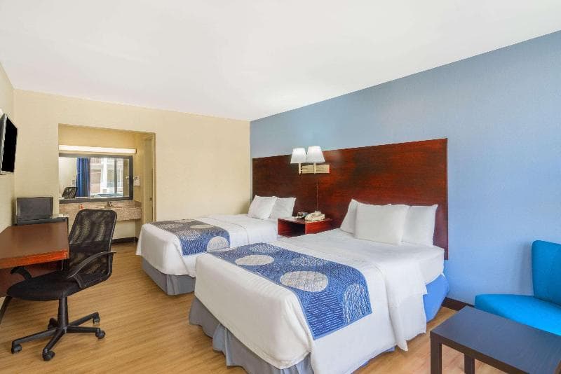 Days Inn by Wyndham Statesville photo 1