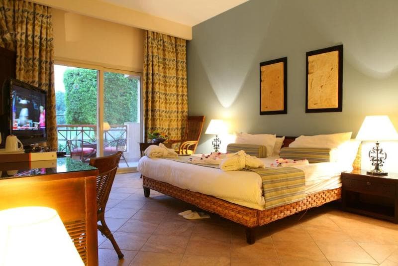 Swiss Inn Pyramids Golf Resort & Swiss Inn Plaza 4