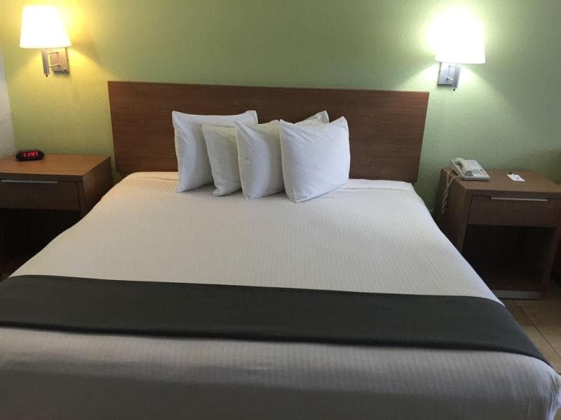 Captain's Quarters Inn 5