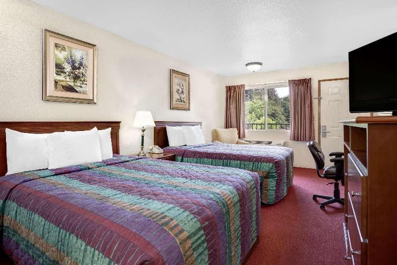 Olympic Inn & Suites 4
