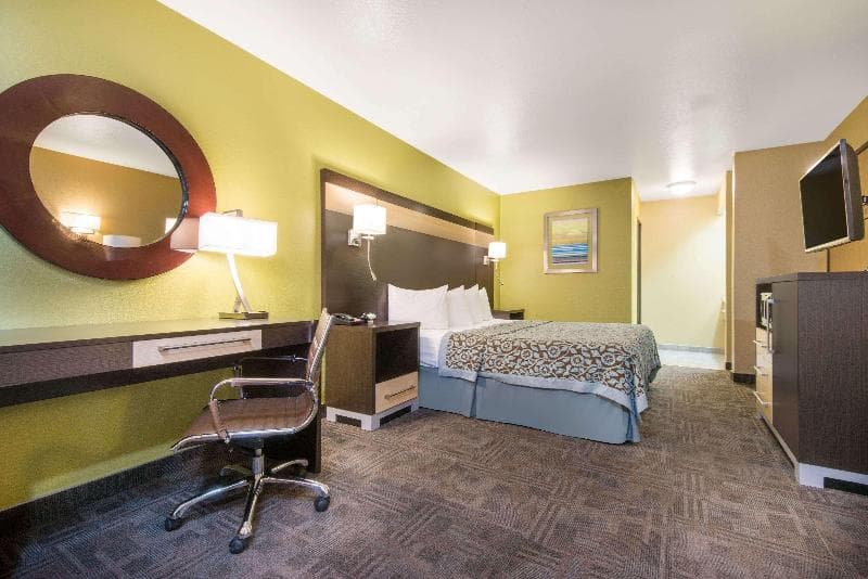 Days Inn by Wyndham Carlsbad photo 1