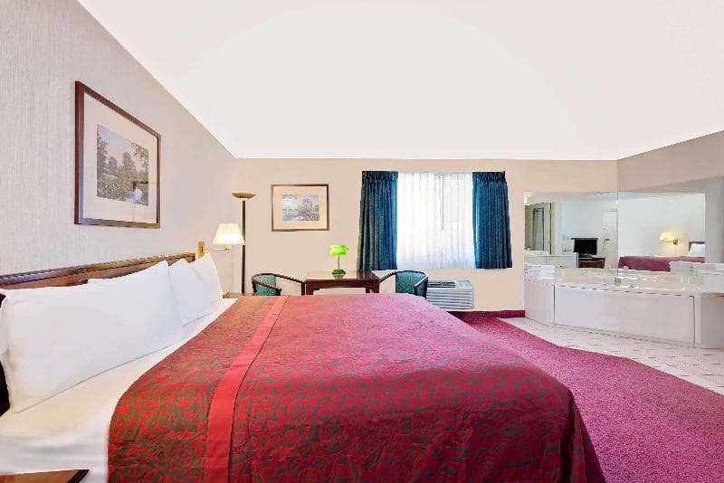 Days Inn by Wyndham Waynesboro 2