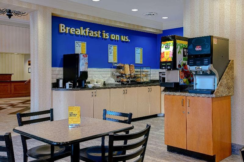 Days Inn & Suites by Wyndham Collingwood 5