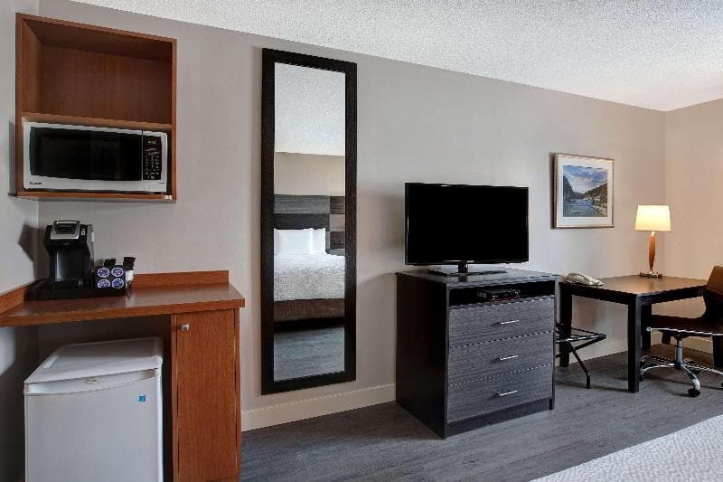 Days Inn & Suites by Wyndham Collingwood photo 1